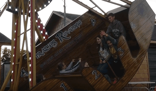 pirates revenge - swinging boat ride - Pic 1